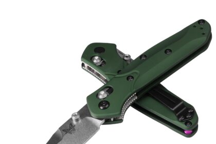 Benchmade 945RD-2401 Navaja Mini Osborne Mango F.Carbono: La Combinación Perfecta de Estilo y Funcionalidad