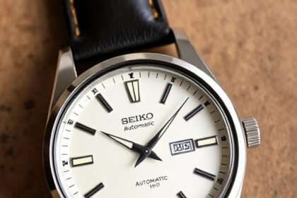 Seiko 5 automatic factory arabic dial: أيقونة الدقة والأناقة في عالم الساعات